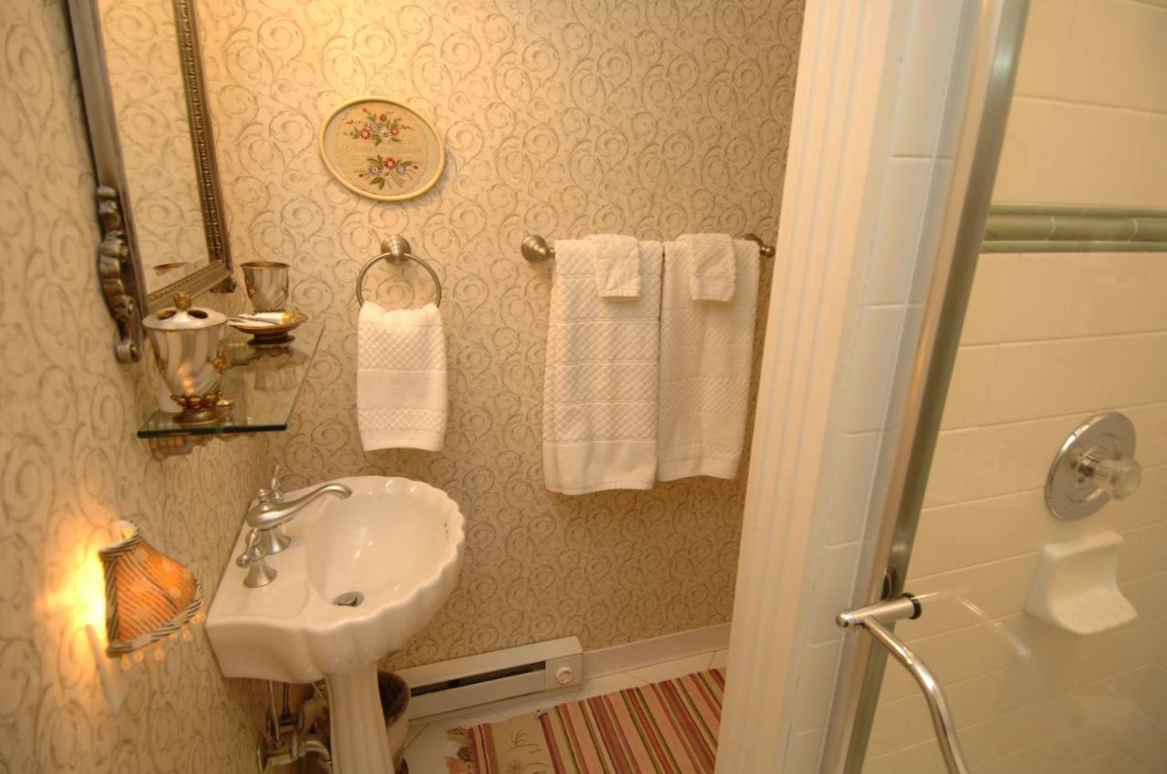 A B&B At The Edward Harris House Inn Rochester Exterior photo